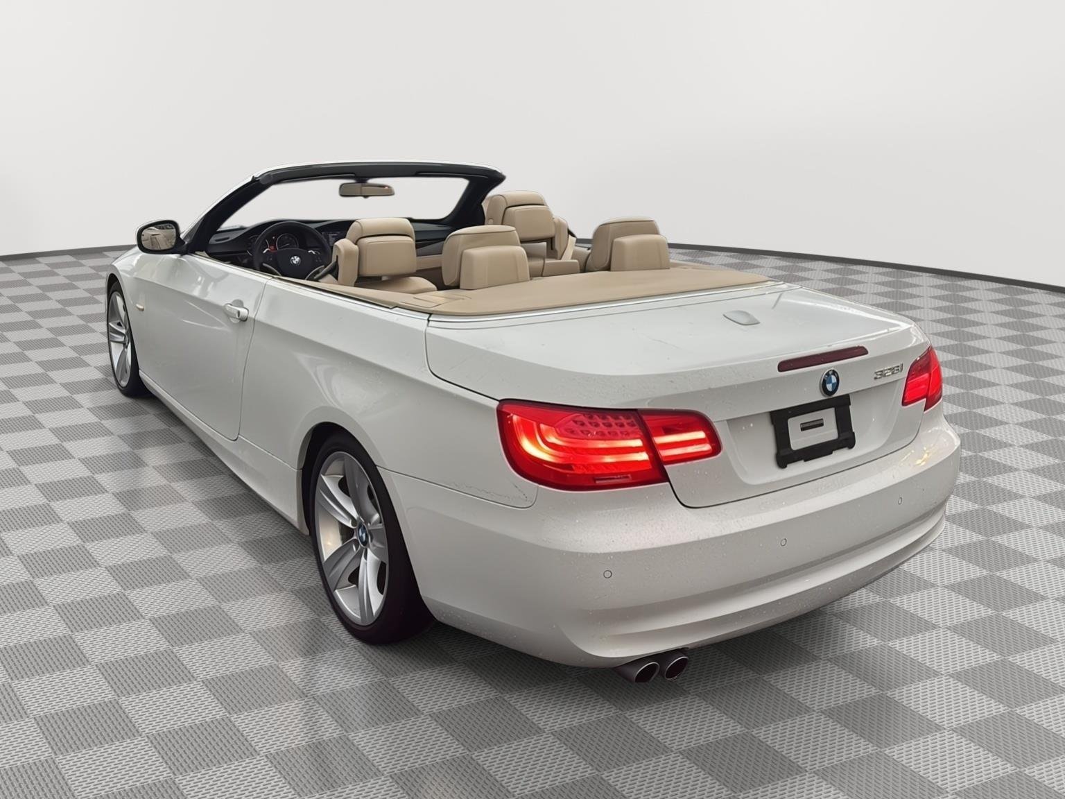 Used 2011 Alpine White BMW 328i image 8