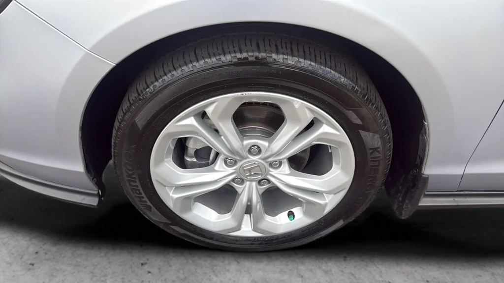 Certified Used 2024 Silver Honda LX image 25