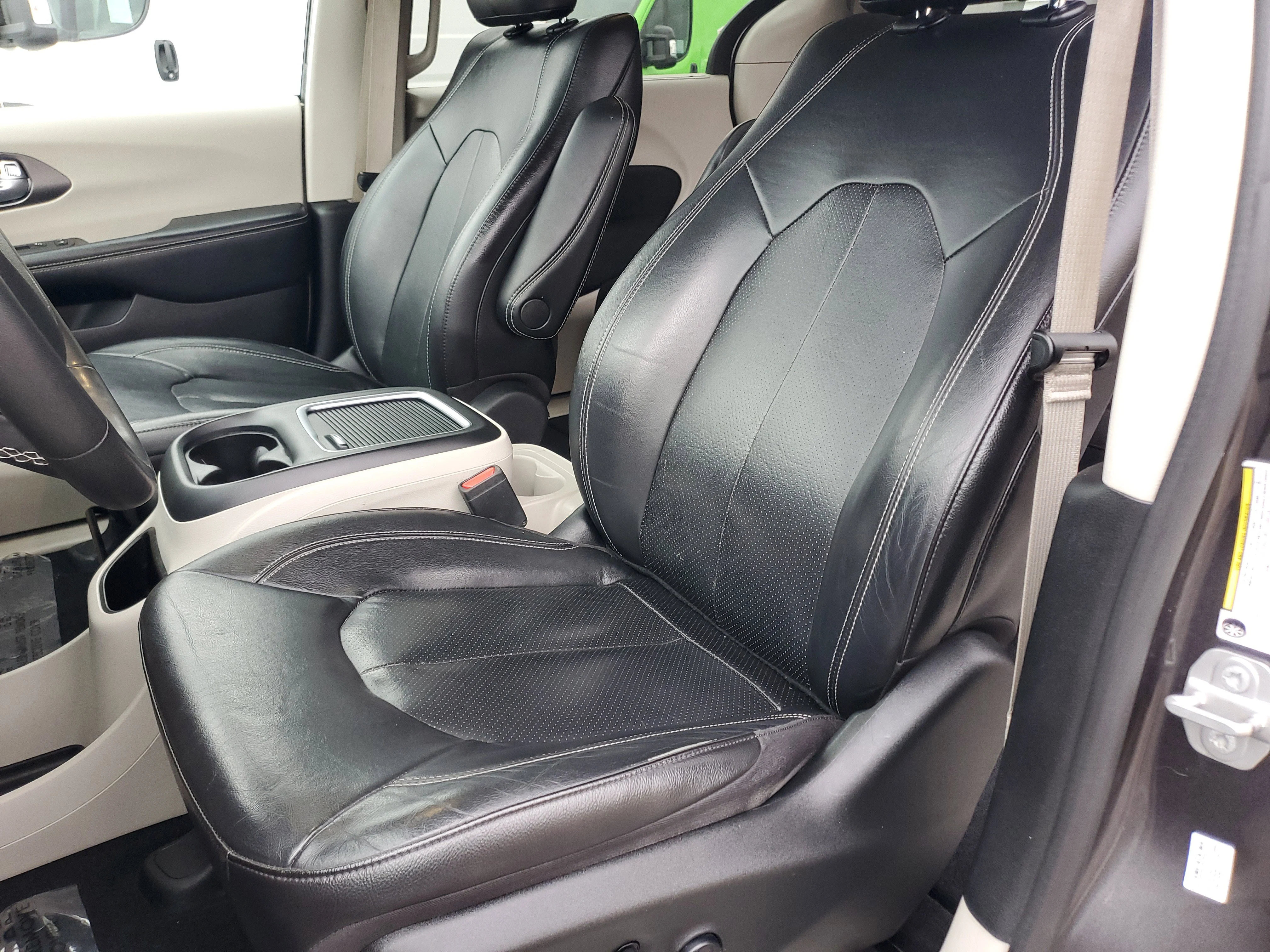 Certified Used 2022 Gray Chrysler Touring L image 13