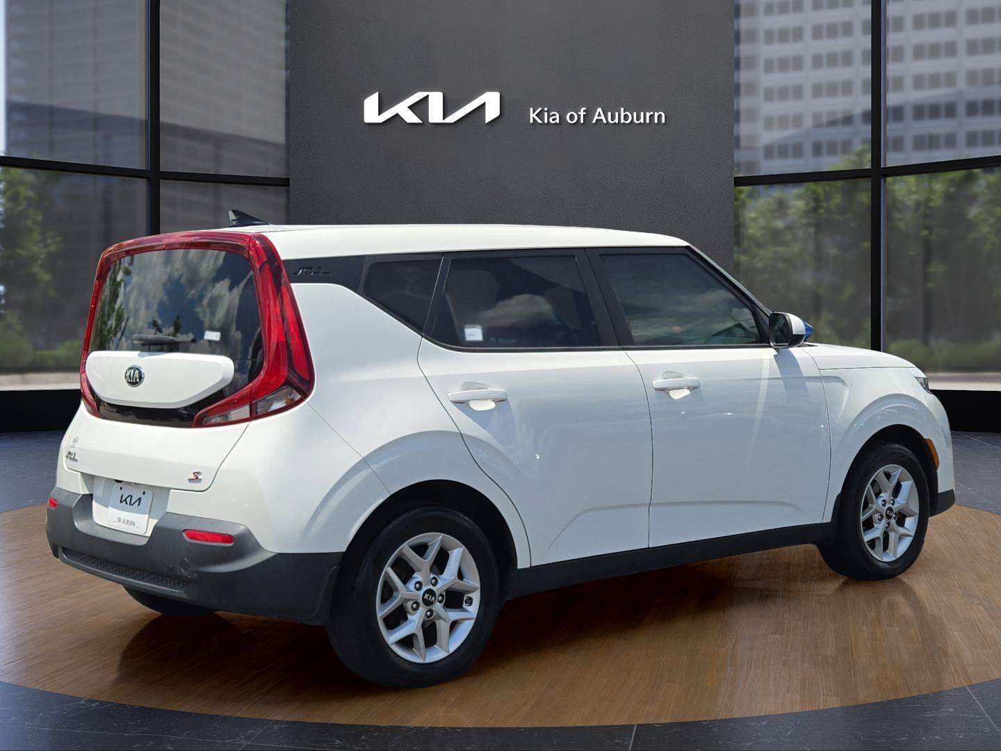 Used 2020 White Kia S image 6