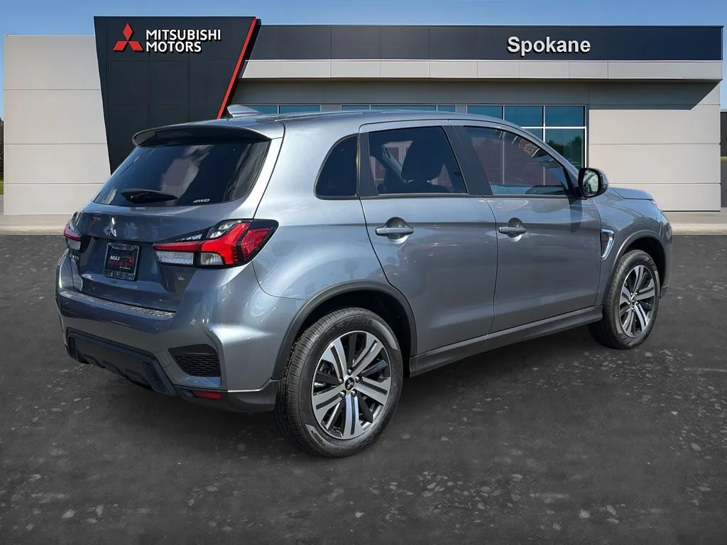 New 2026 Mercury Gray Metallic Mitsubishi 2.0 SE image 7