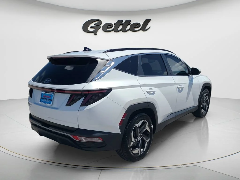 Used 2023 White Hyundai SEL image 5