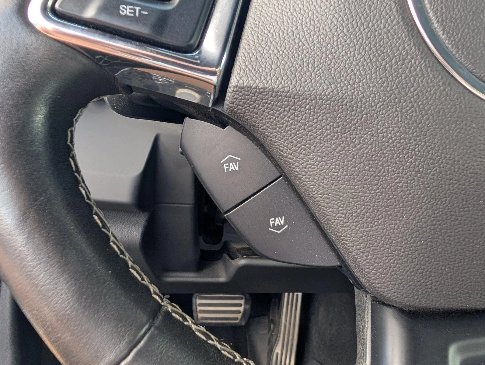 Used 2023 Sharkskin Metallic Chevrolet LT1 image 29