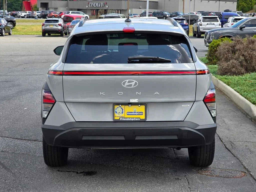 Used 2025 Gray Hyundai SEL image 25