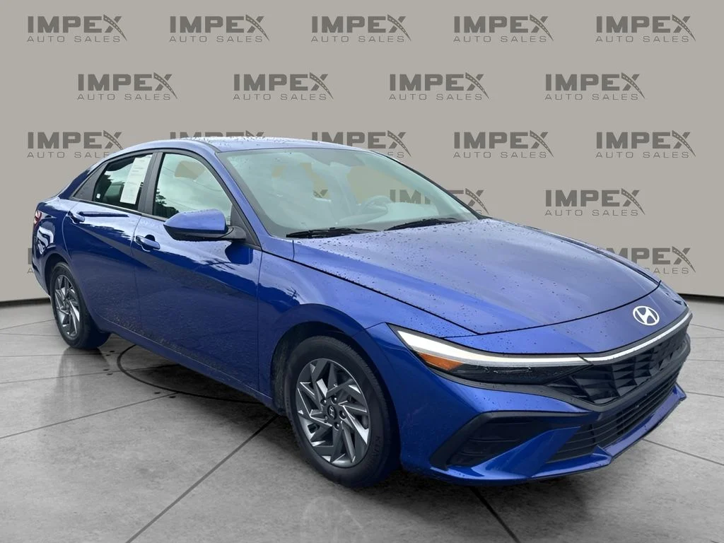 Used 2024 Blue Hyundai SEL image 4