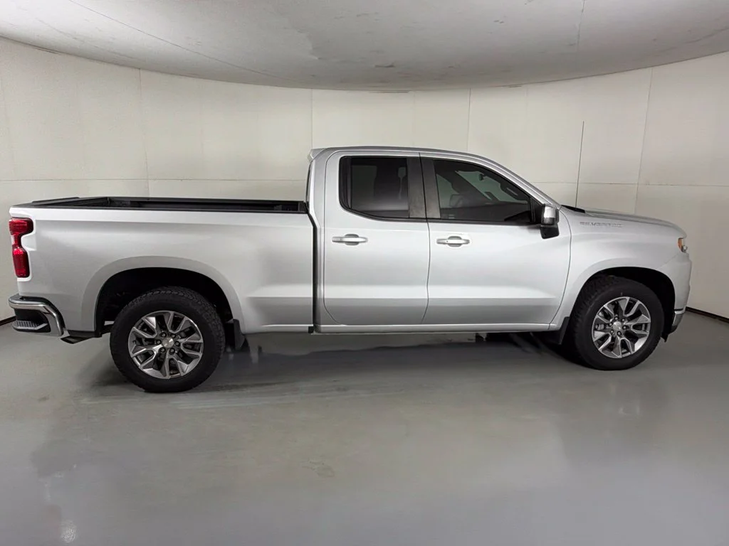 Used 2022 Silver Chevrolet LT image 11