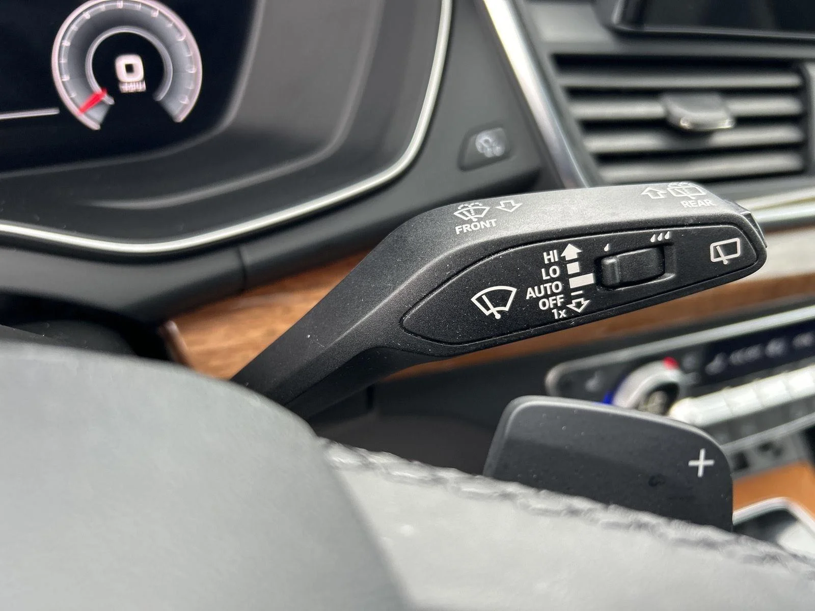 Used 2023 Daytona Gray Pearl Effect Audi S line Prestige image 19