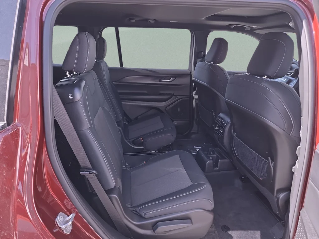 2025 Jeep Grand Cherokee L Laredo - Photo 28