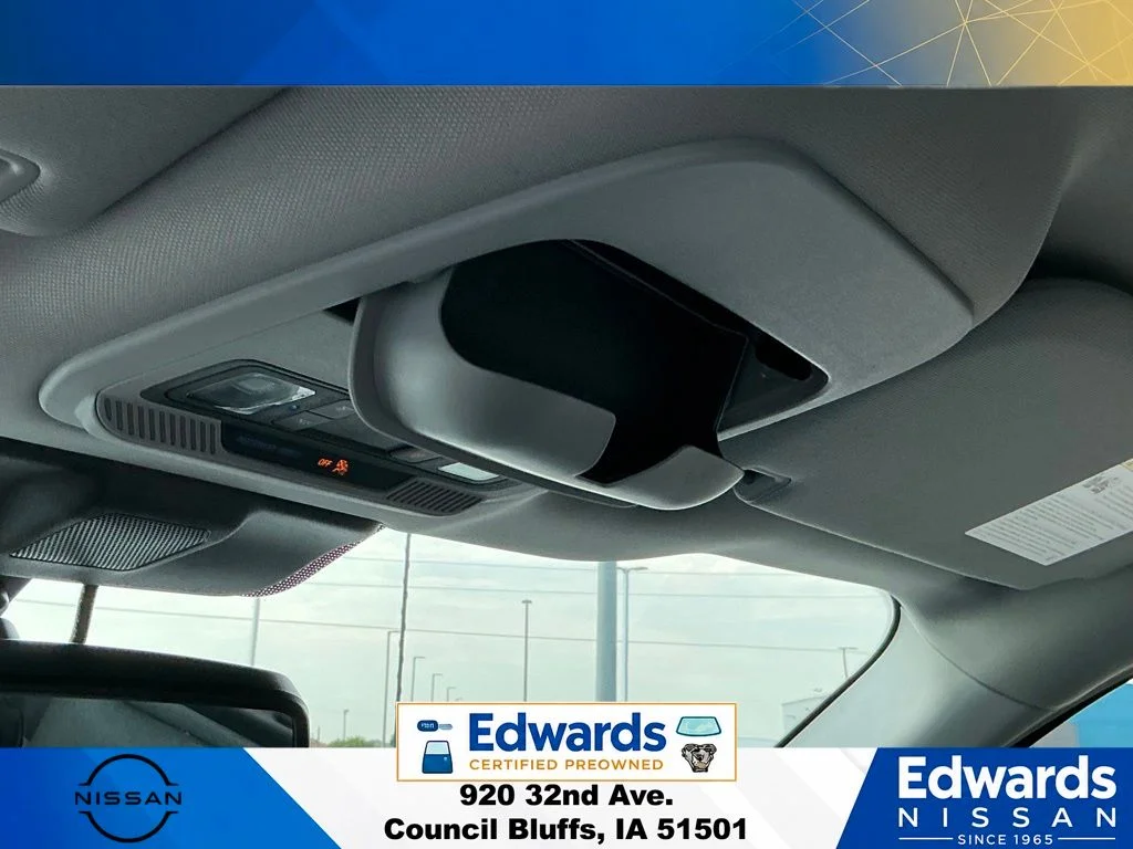 Used 2022 White Ford XLT image 31