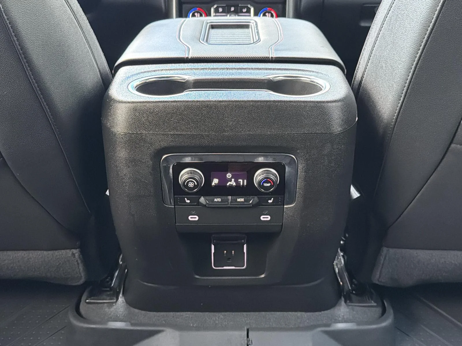 Used 2022 SUMMIT WHITE Chevrolet RST image 40