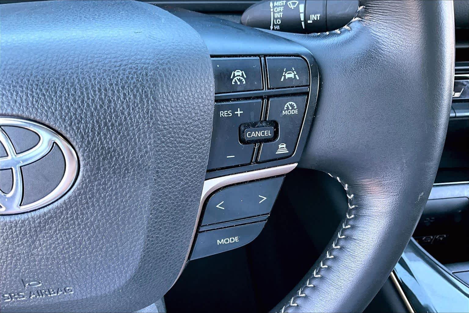 Used 2024 Oxygen White Toyota XLE image 20