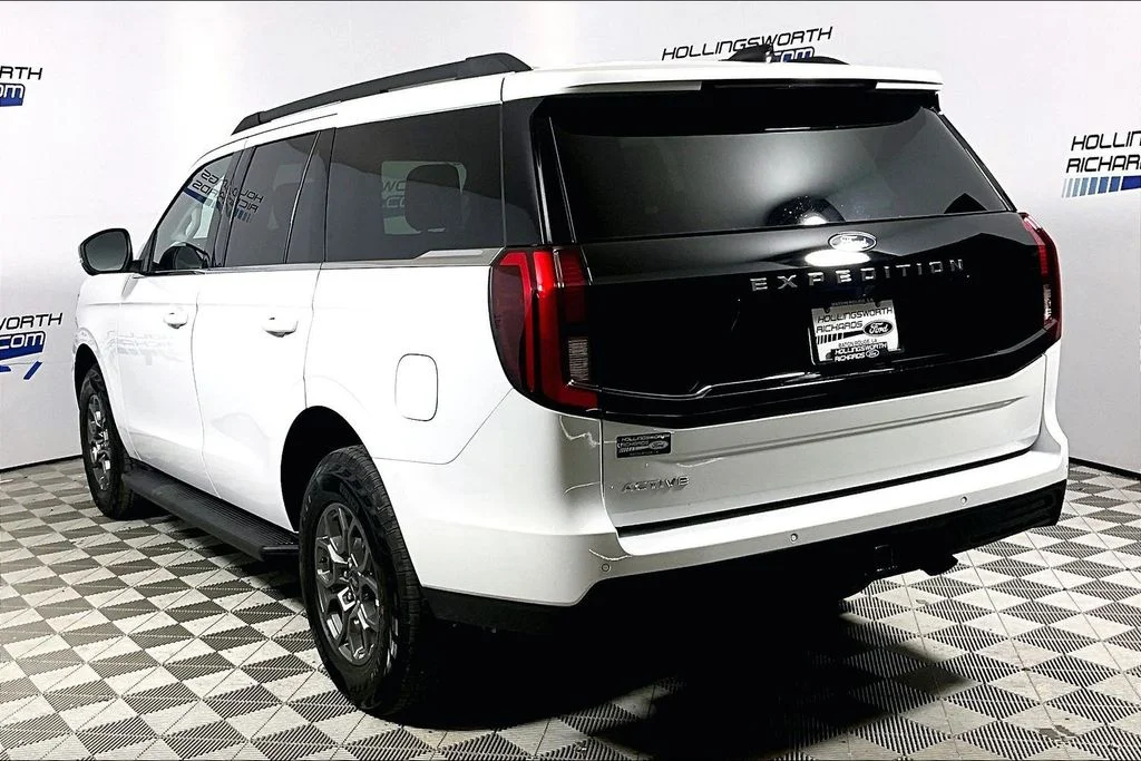 New 2026 Oxford White Ford Active image 3