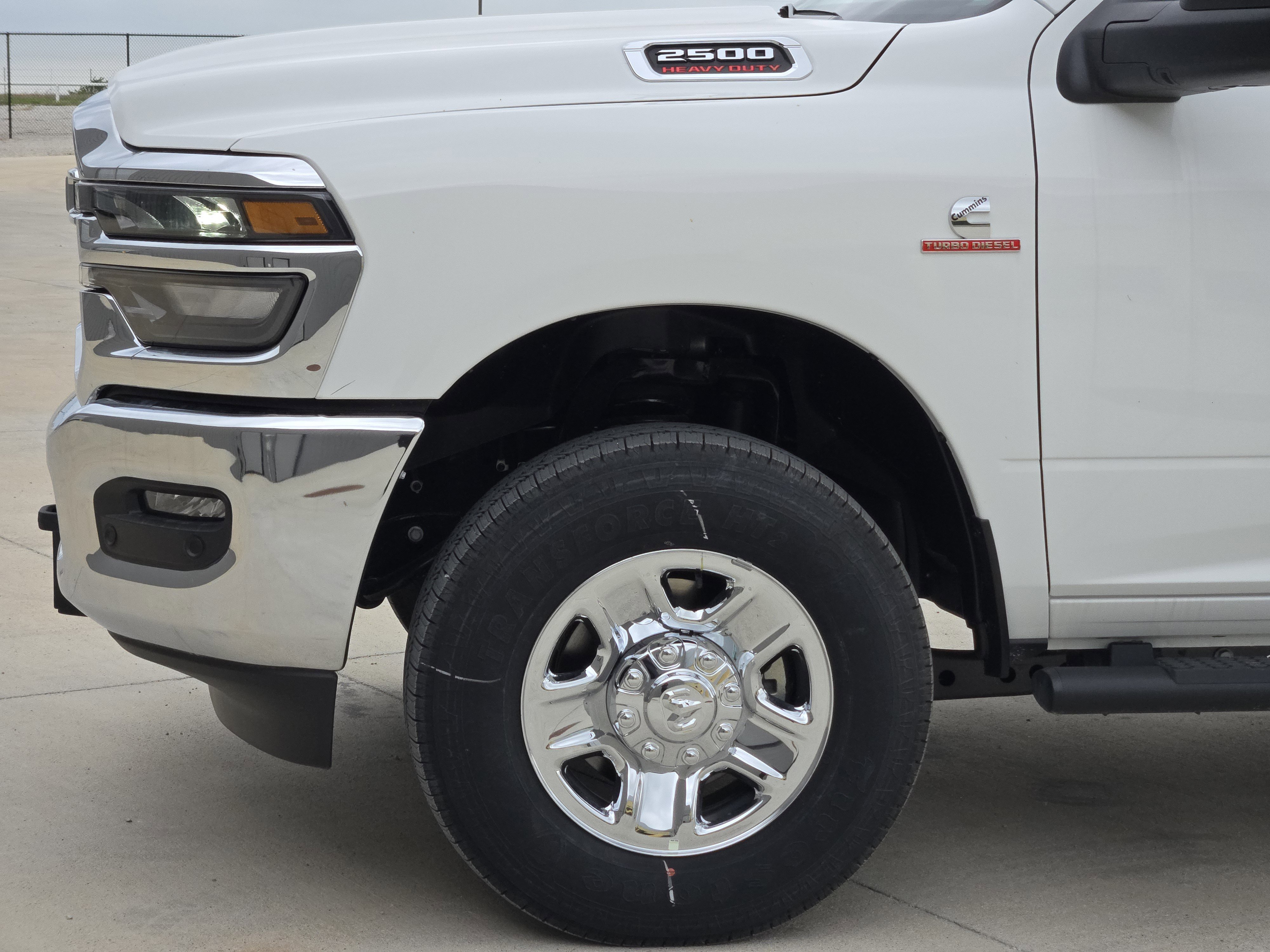 New 2026 Bright White Clear-Coat Exterior Paint RAM Tradesman image 6