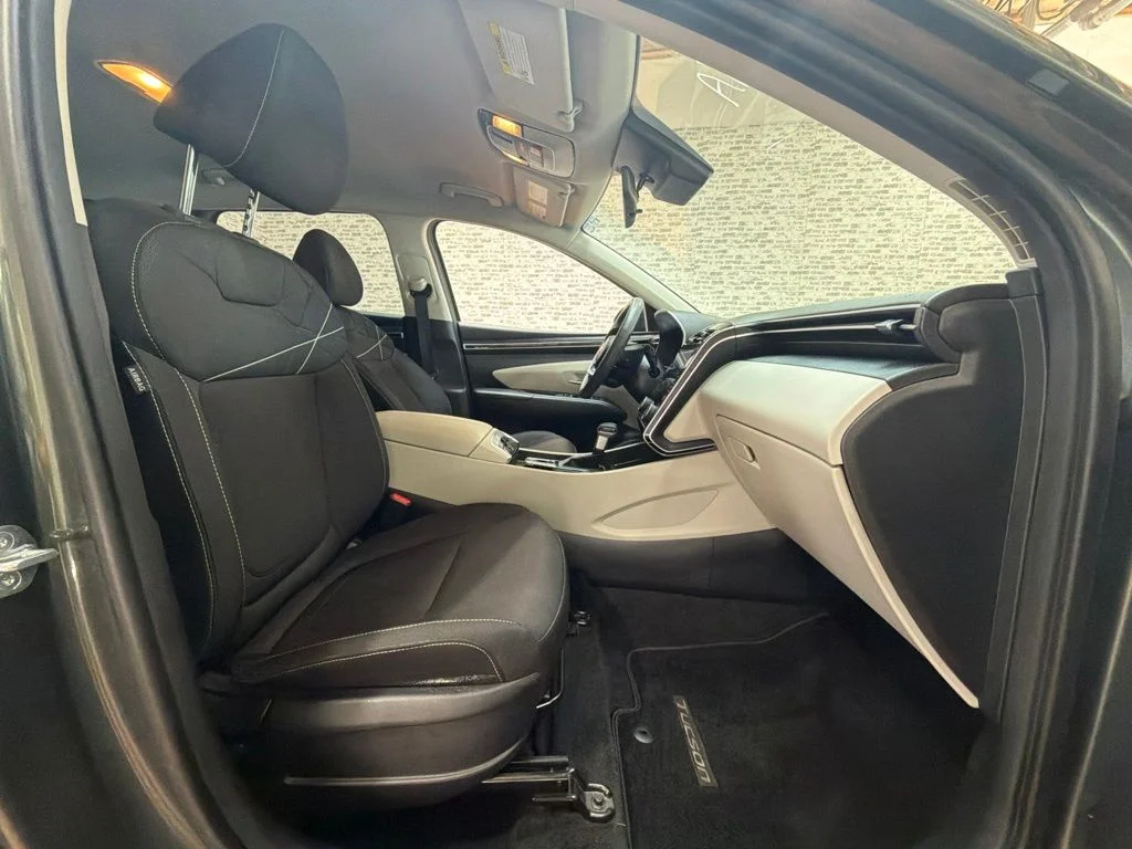 Used 2023 Amazon Gray Hyundai SEL image 11
