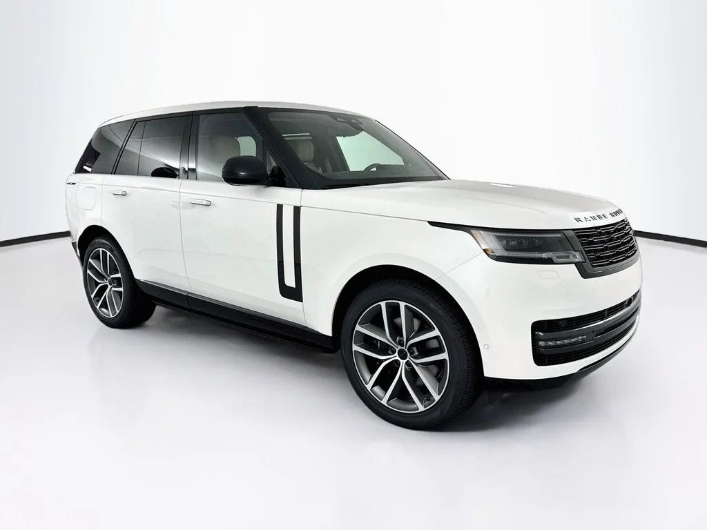 New 2026 Ostuni Pearl White Land Rover SE image 3
