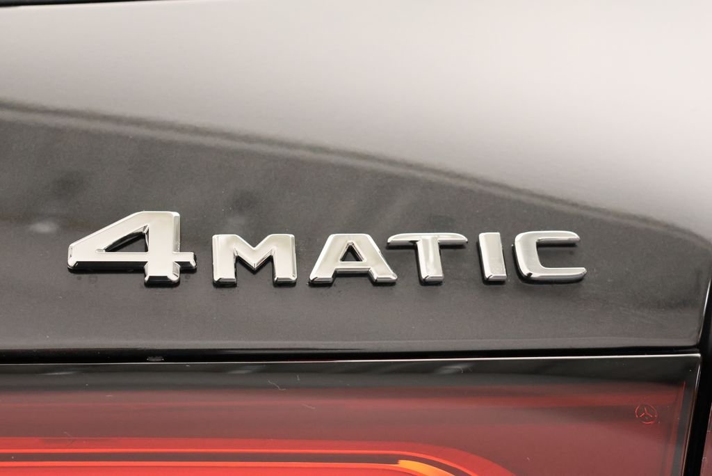 Used 2027 Graphite Grey Metallic Mercedes-Benz GLC 300 image 10