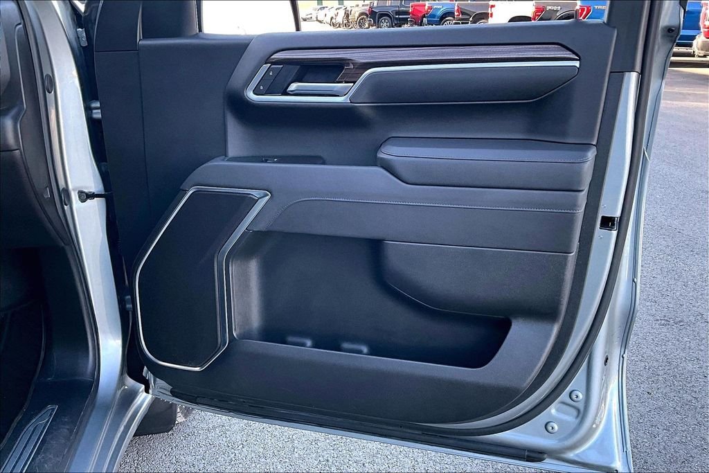 2025 Chevrolet Silverado 1500 LT - Photo 25