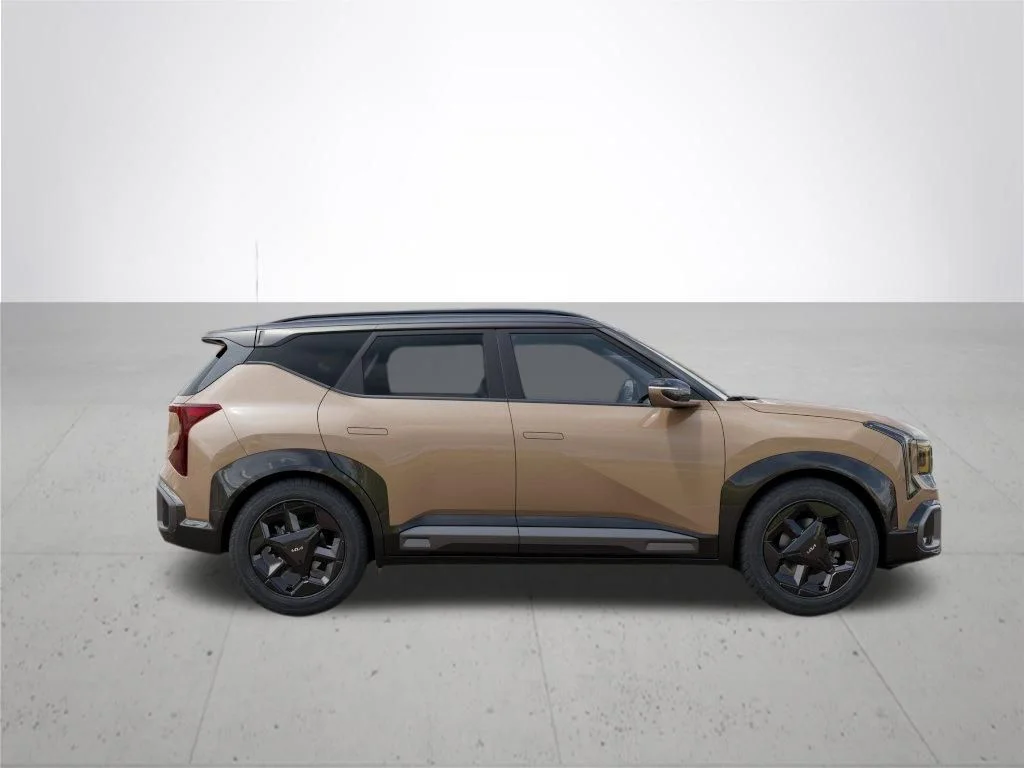 New 2027 Brown Kia X-Line image 7