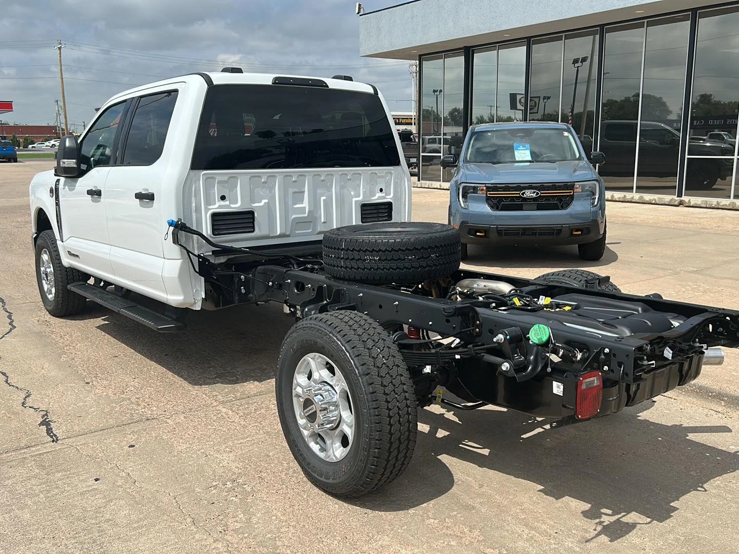 New 2026 Oxford White Ford F-350® XLT image 9