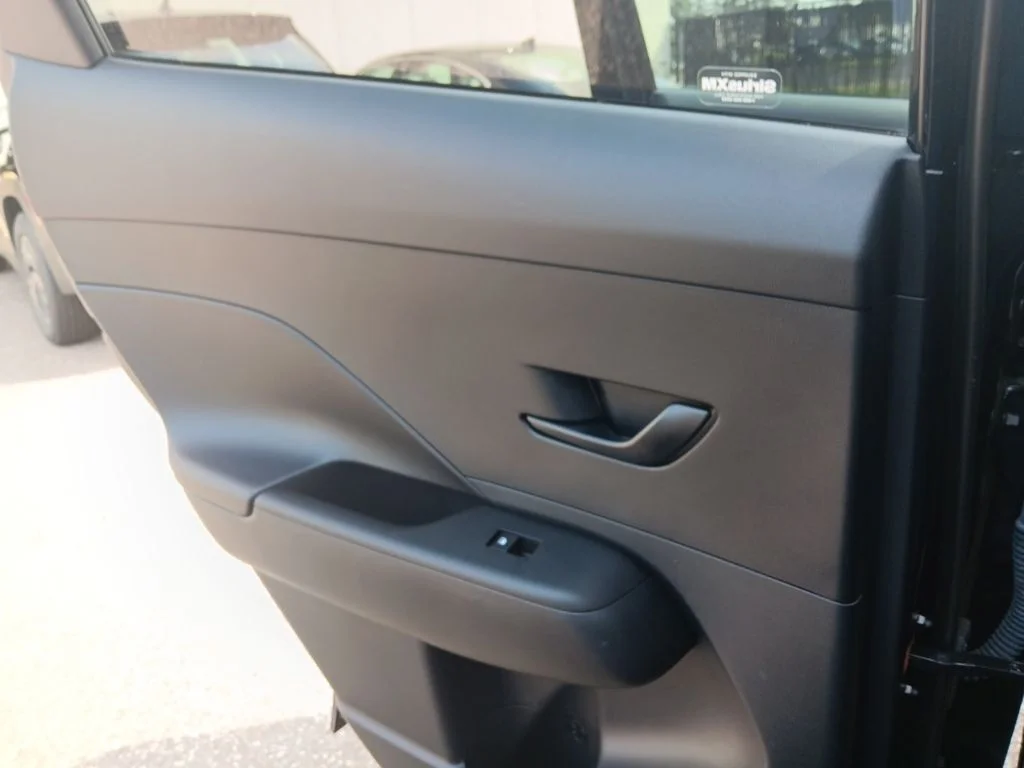 Used 2025 Abyss Black Pearl Hyundai SEL image 32