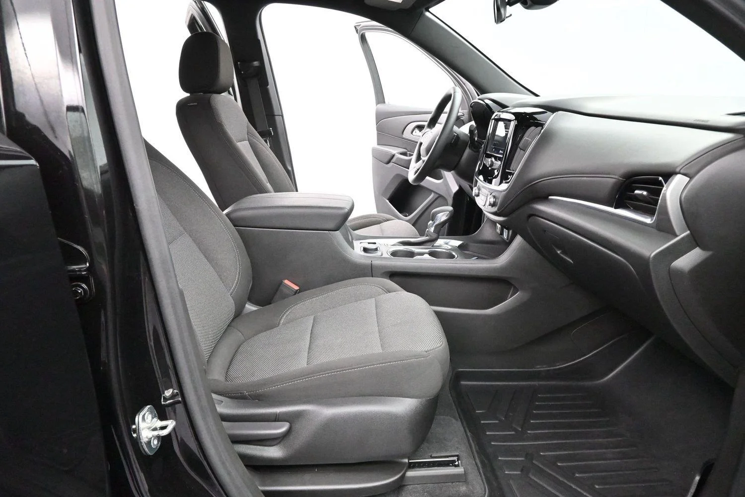 Used 2023 Mosaic Black Metallic Chevrolet LT Cloth image 29