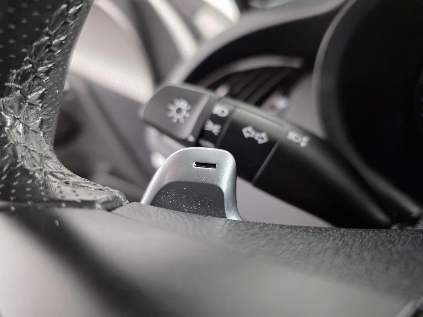 Used 2019 Snow White Pearl Kia GT image 31