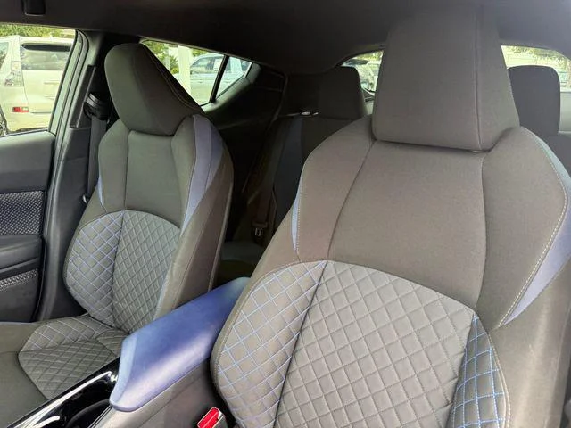 Certified Used 2021 BLIZZARD PEARL Toyota XLE image 9