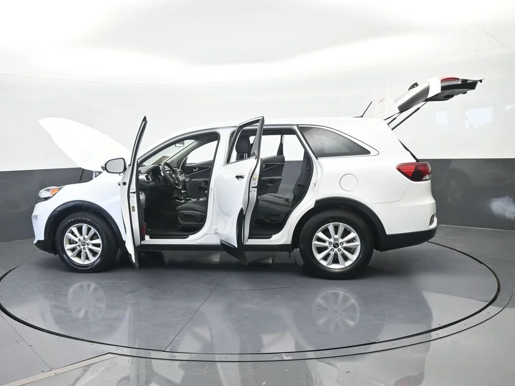 Used 2020 Snow White Pearl Kia LX image 66