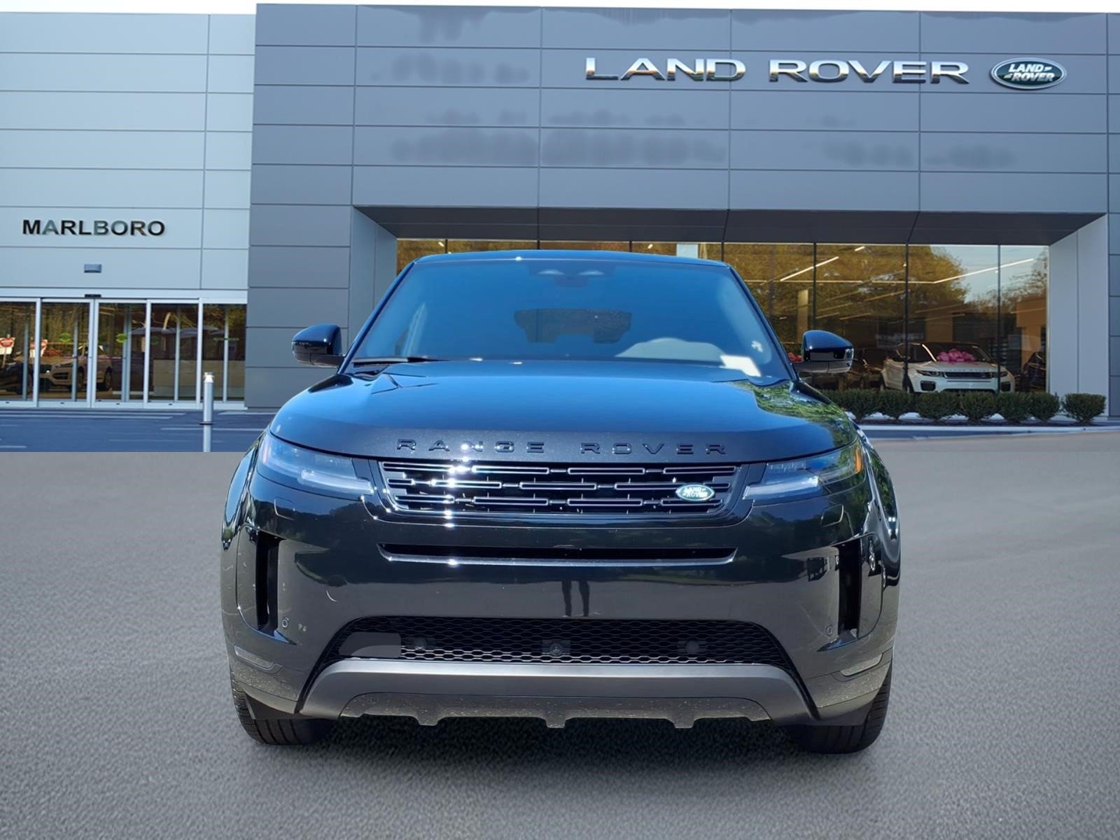 New 2026 Santorini Black Land Rover S image 8