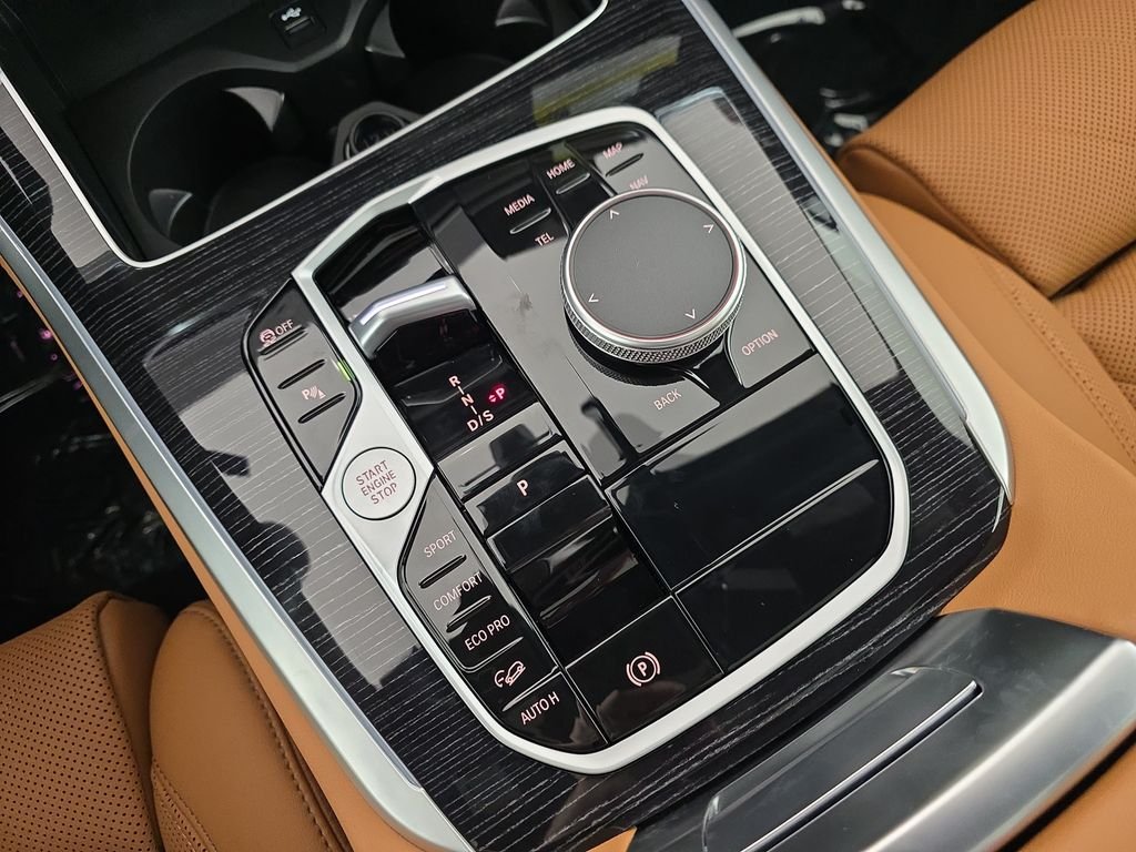 New 2026 Black Sapphire Metallic BMW xDrive40i image 25