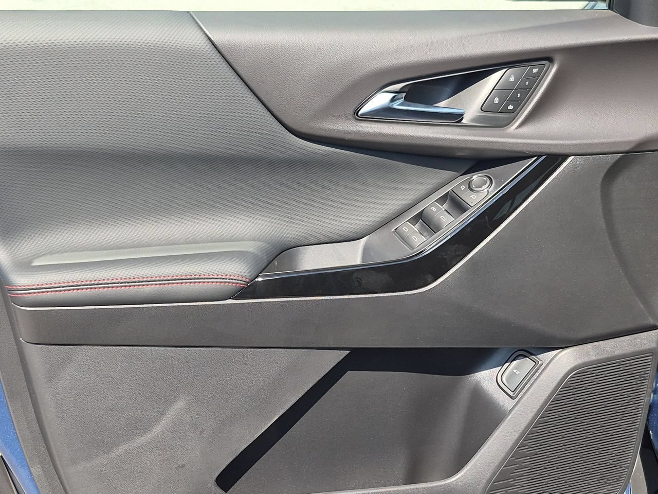 2027 Chevrolet Equinox RS - Photo 22