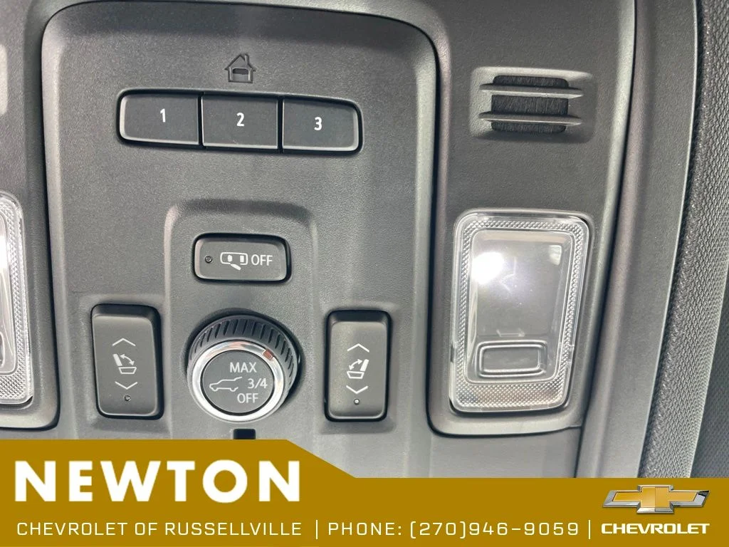 Used 2024 Pearl Chevrolet High Country image 21