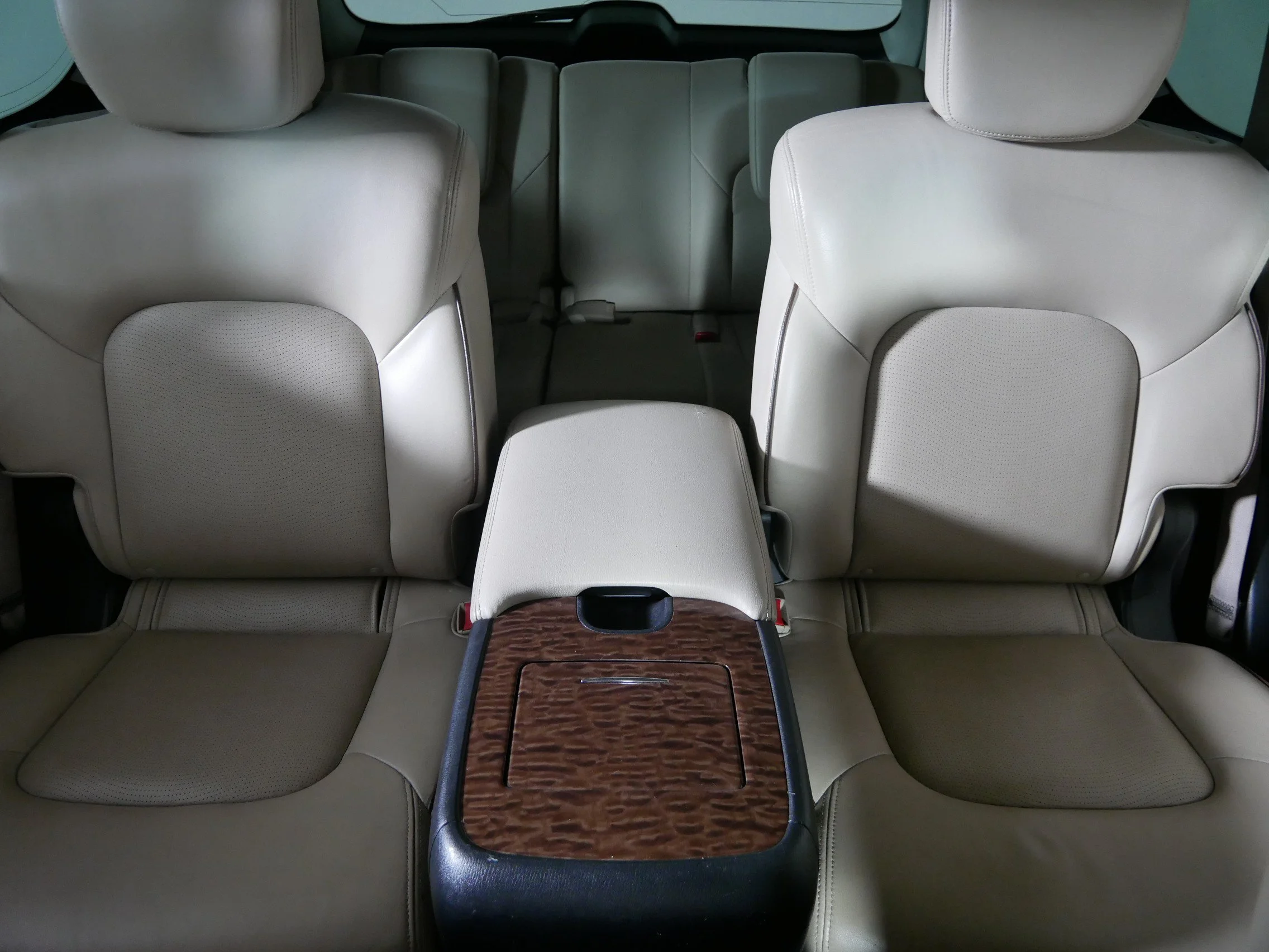 Used 2017 Pearl White Nissan Platinum image 13