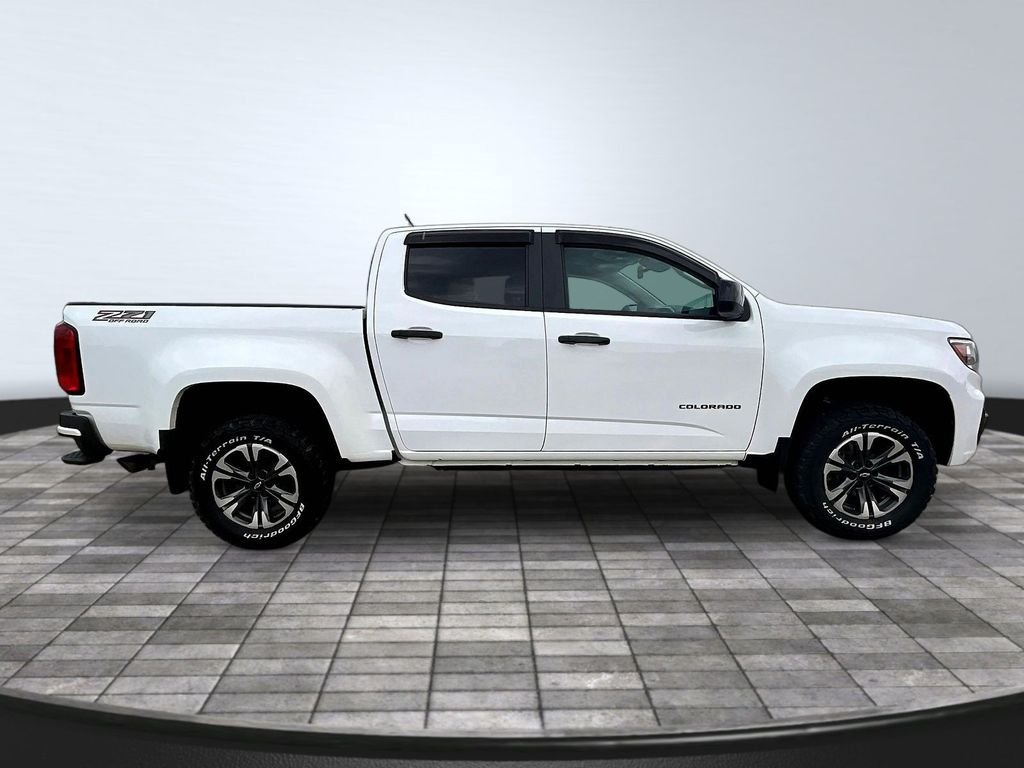 Used 2022 White Chevrolet Z71 image 8