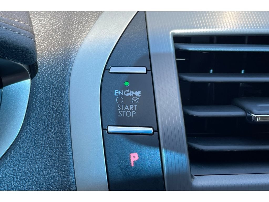Used 2018 Black Velvet Lincoln Hybrid Reserve image 33