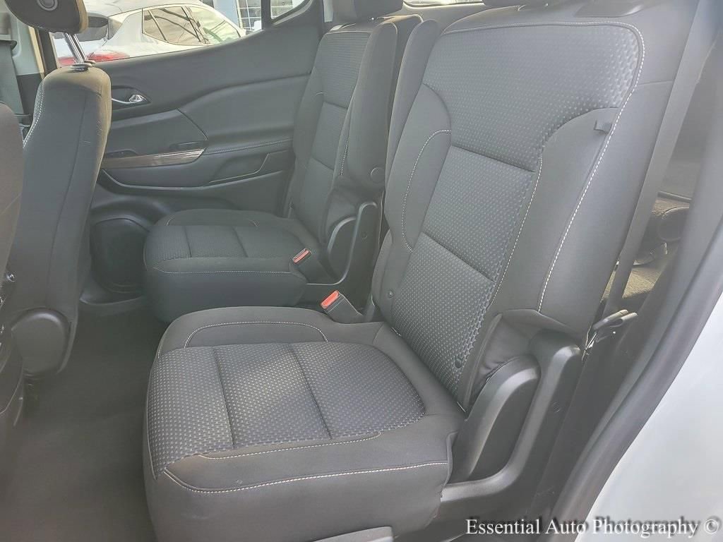 2022 GMC ACADIA - Image 10