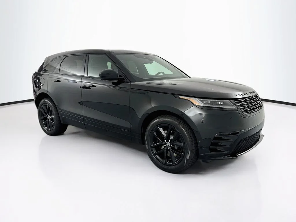 New 2026 Santorini Black Land Rover Belgravia Edition image 3