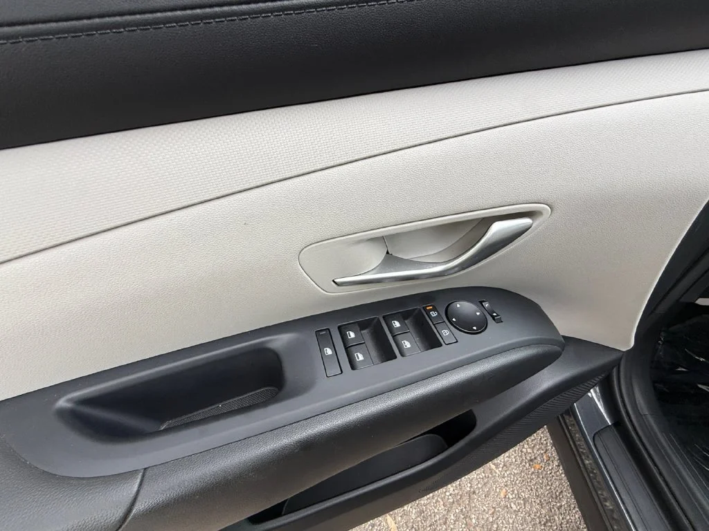 Used 2025 Gray Hyundai SEL image 11