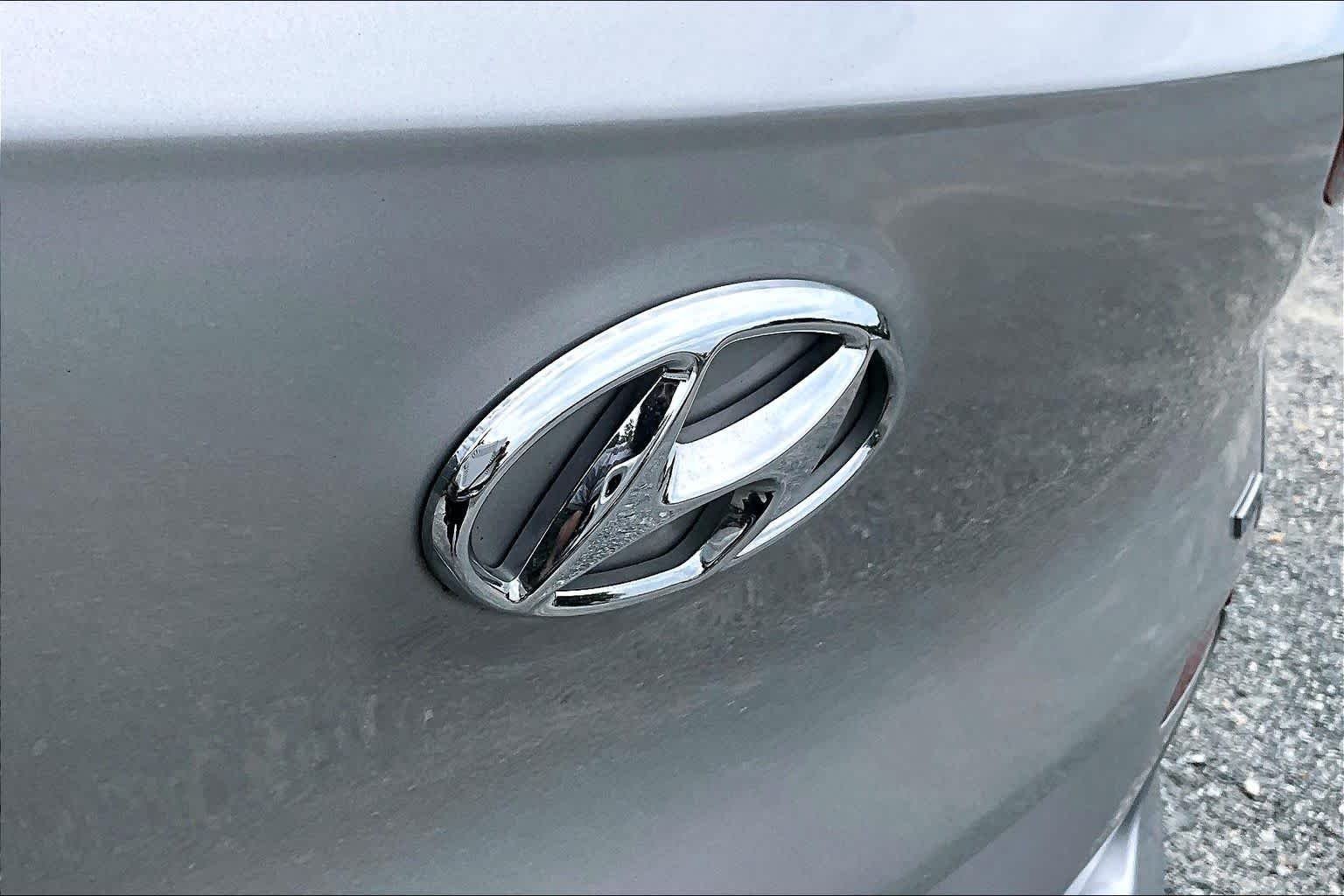 Used 2020 Stellar Silver Hyundai SEL image 31