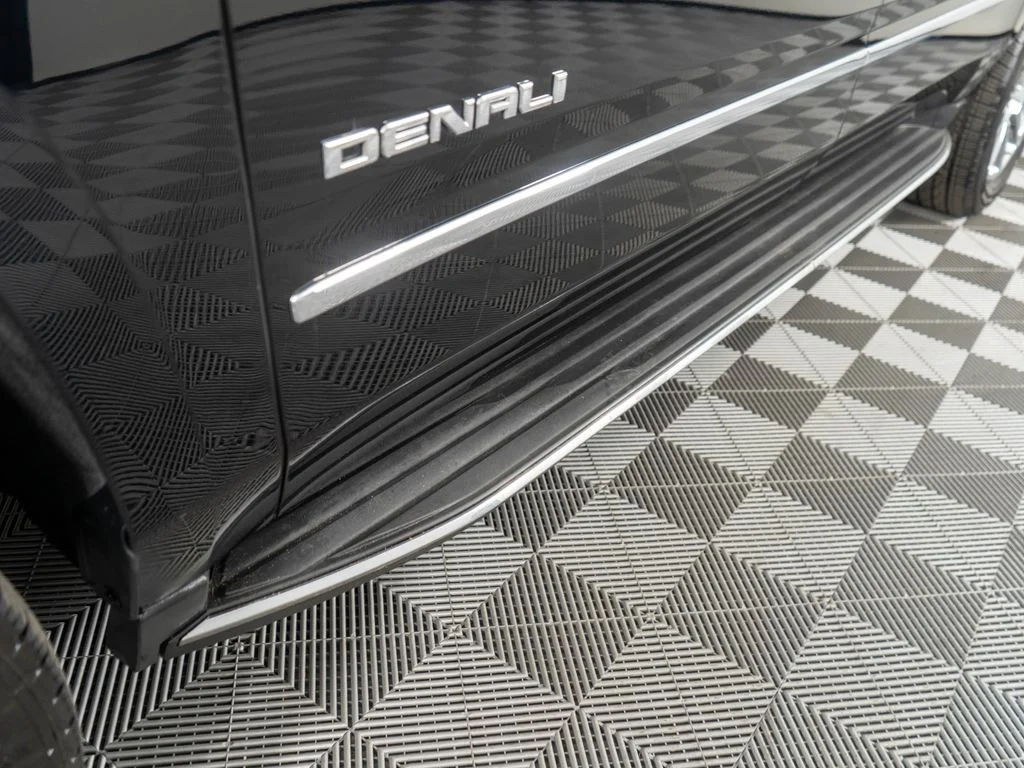 Used 2017 Black GMC Denali image 30