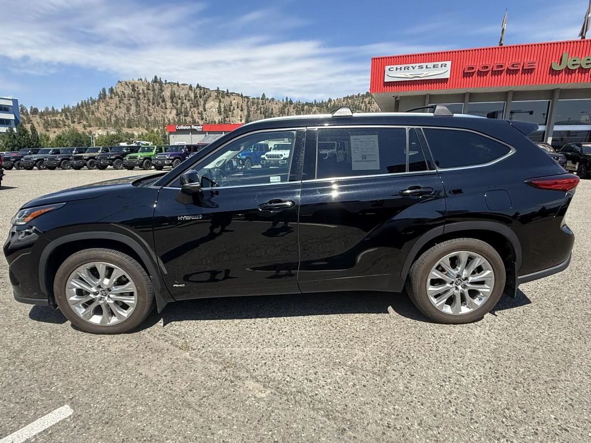 Used 2020 Black Toyota Limited Awd image 2