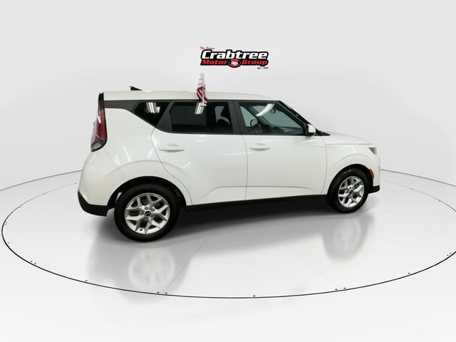 Used 2023 White Kia LX image 8
