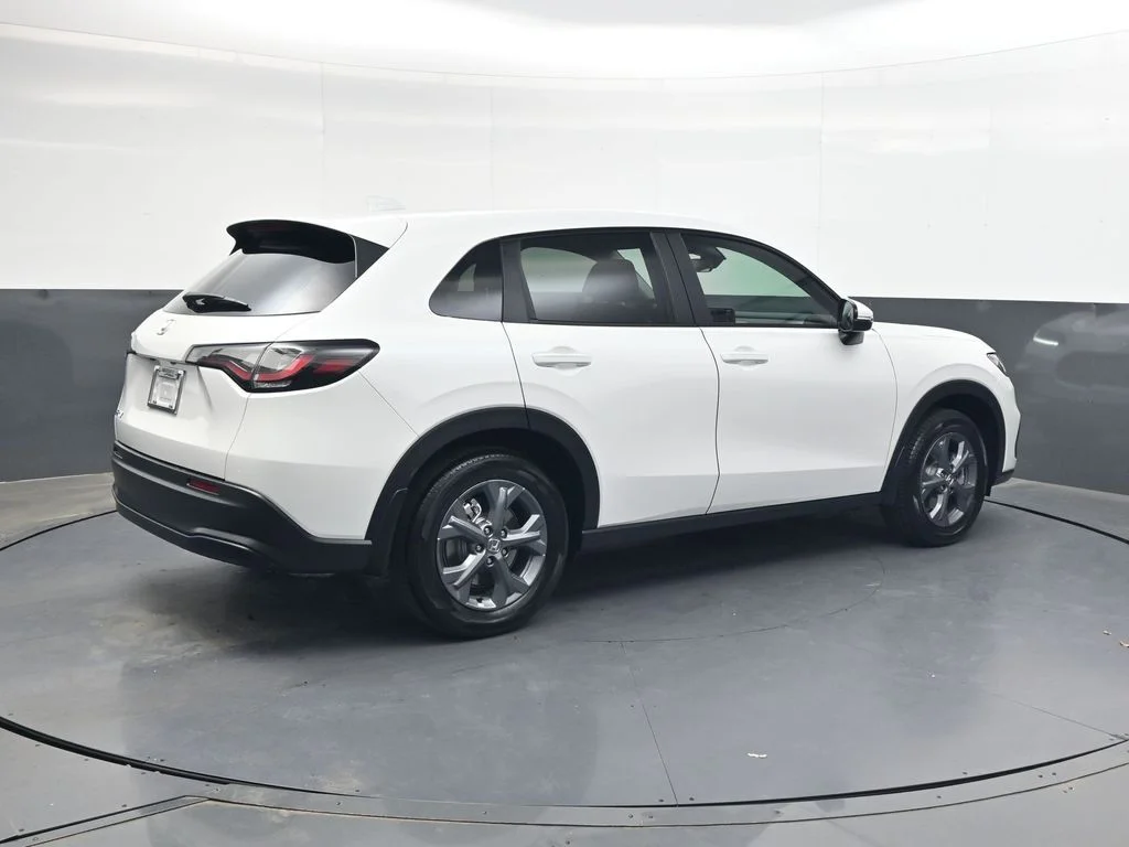 New 2026 Platinum White Pearl Honda LX image 4