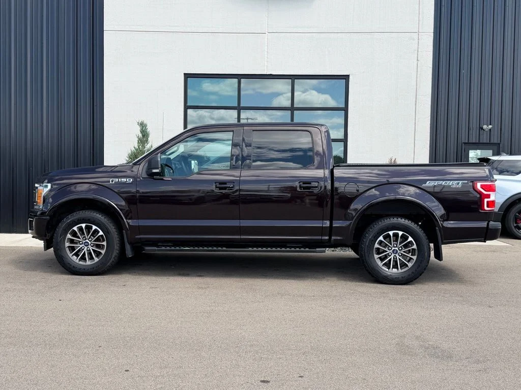 Used 2018  Ford XLT image 2