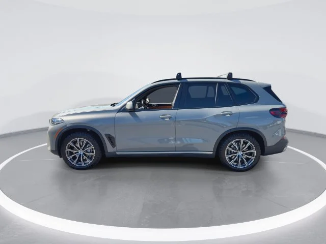 Used 2025  BMW xDrive40i image 5