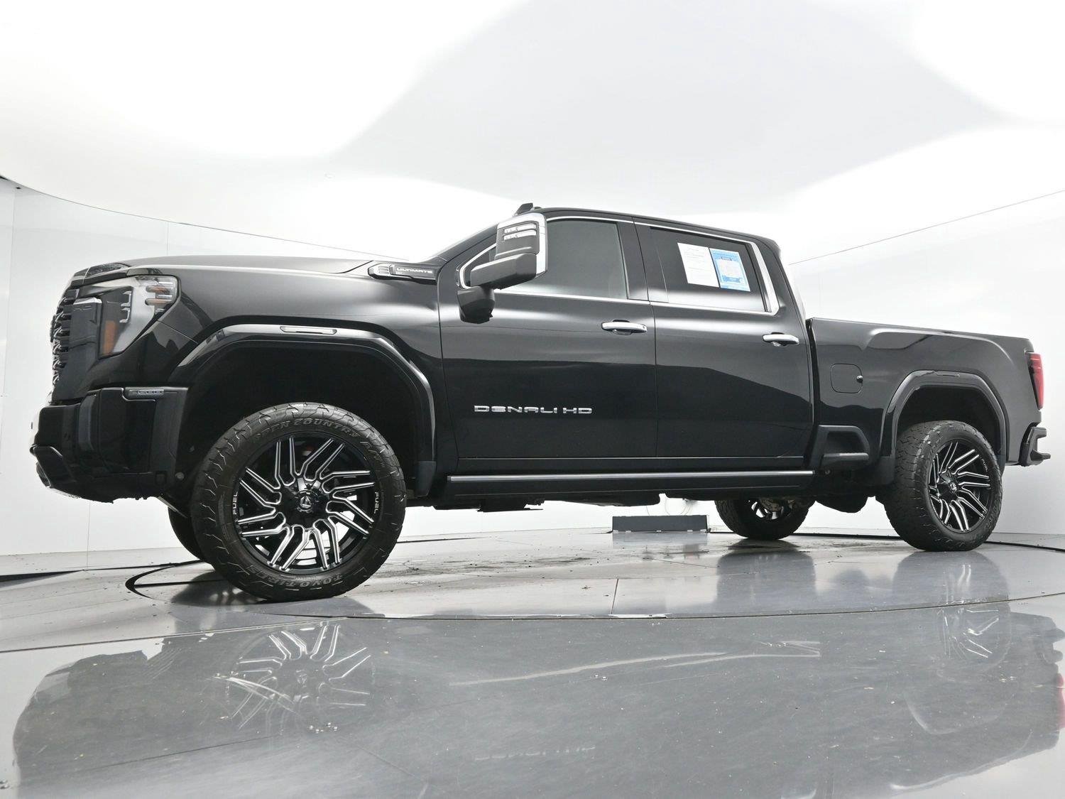 Used 2024 Onyx Black GMC Denali Ultimate image 51