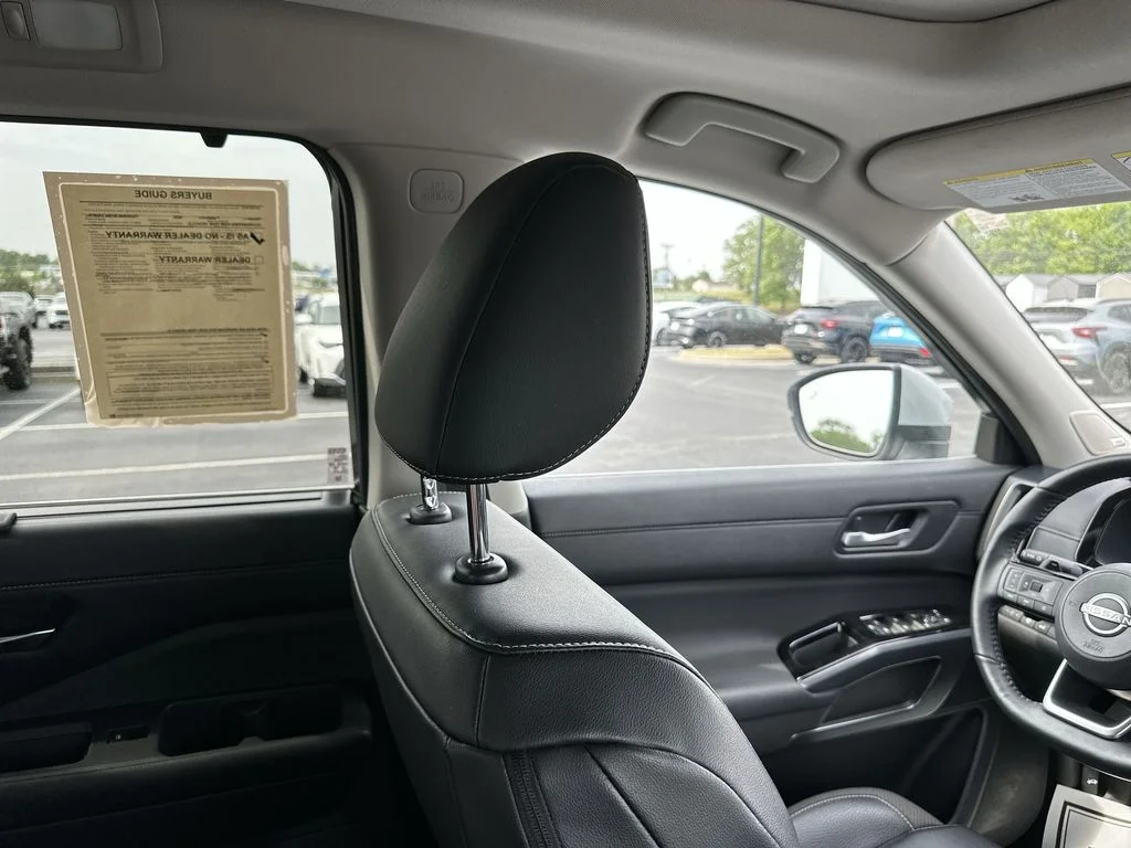 Used 2024 Silver Nissan SL image 15