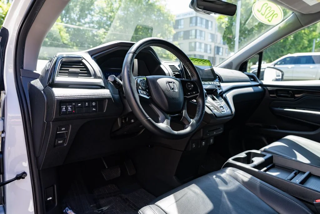Used 2022 White Honda Touring image 22
