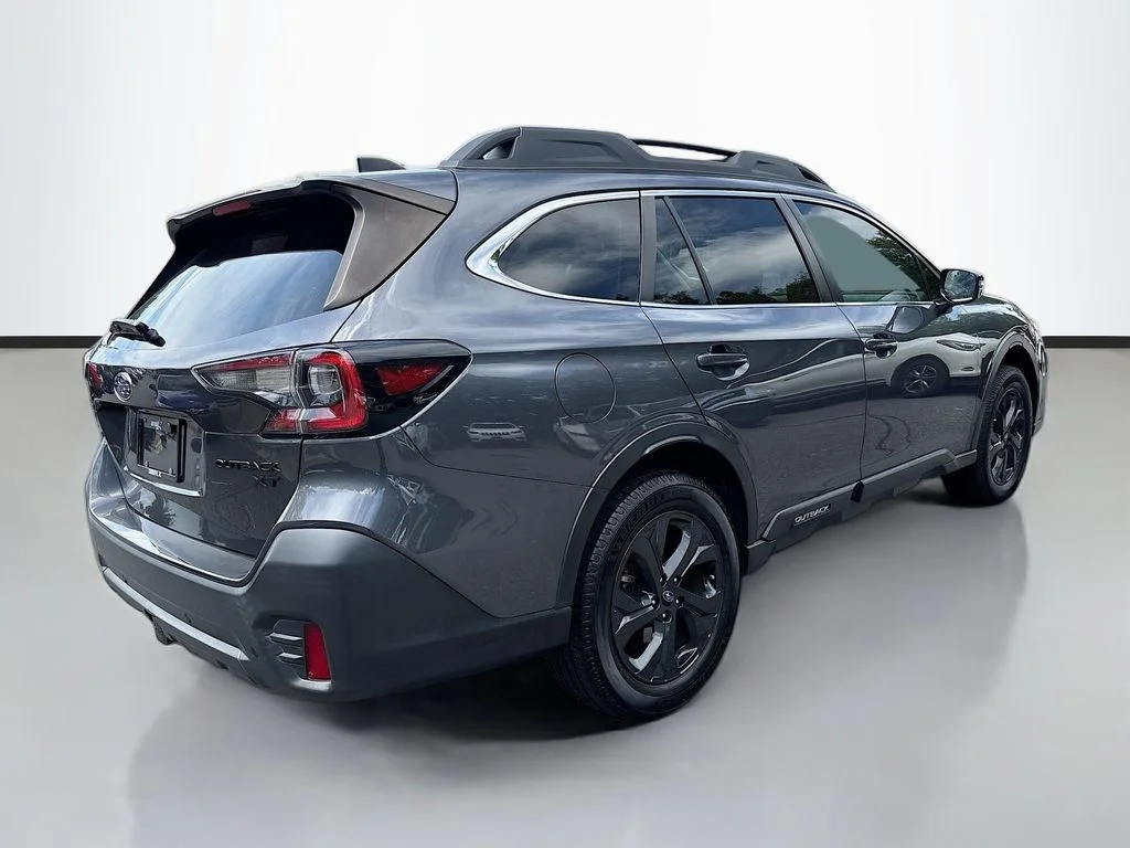 Used 2022 Gray Metallic Subaru Onyx Edition XT image 7
