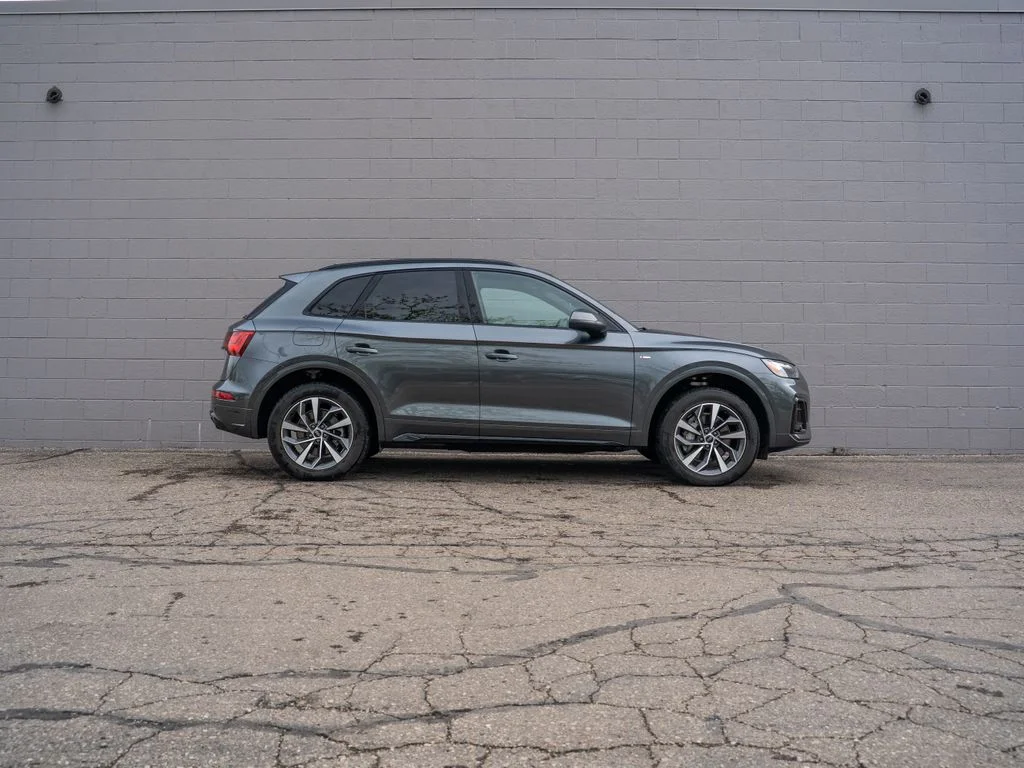 Used 2024 Gray Audi  image 8